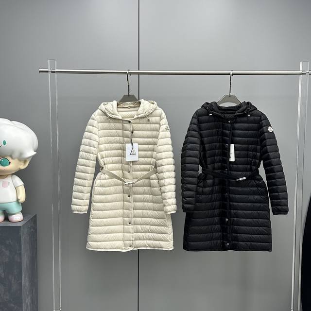 新品moncler蒙口最新推出oredonne女中长款修身腰带鹅羽绒服 三标齐全 专柜同步 90鹅绒填充 腰带修身设计 不挑人 米兰品牌moncler是滑雪服界