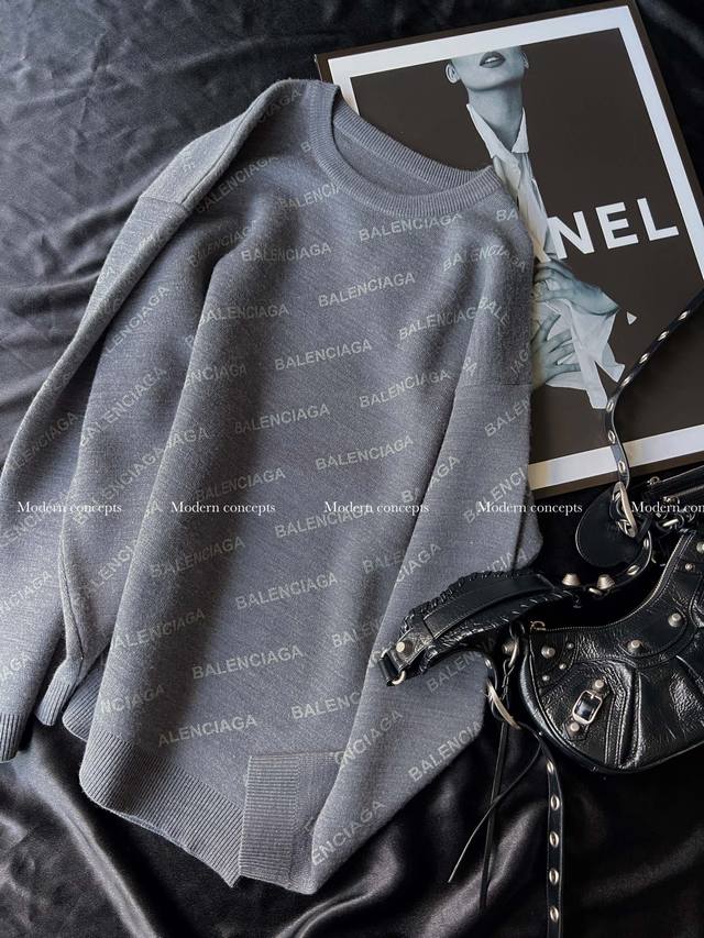 Balenciaga圆领套头 材质 70%羊毛 30%腈纶 颜色 灰色 尺寸 Sml