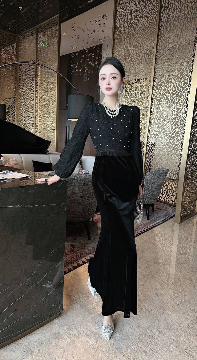 反单出 连衣裙 品牌 土耳其系列 面料 蕾丝拼丝绒 工艺 重工钉珠 颜色 黑色 码数 S Xxl