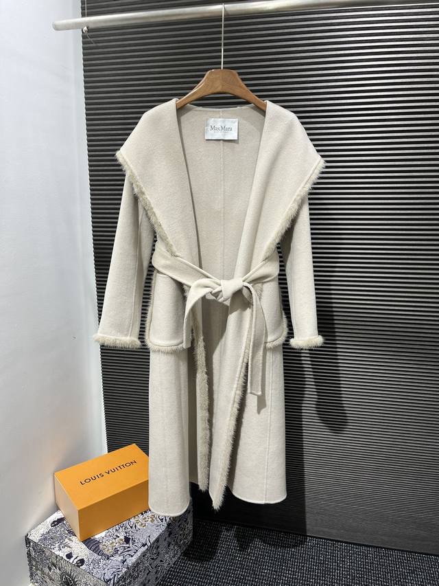 Maxmara 2023 秋冬新款羊绒大衣 100%羊绒 多少人心心念念 找我定制的帽子款大衣 终于出货啦 36 38 40 三个码现货