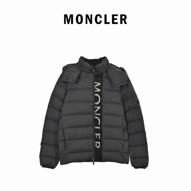 Moncler 蒙口mc 23Fw 女士短款领帽字母羽绒服 Ddd 全网首版 独家款式 23Fw最新款 王炸款 女士连帽款 拉链拉开有醒目的大logo 非常有个