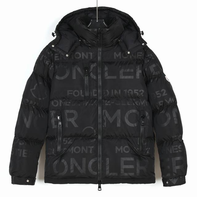 天花板 核心私聊 Ddd Moncler 蒙口 23Ss Parana宋茜同款 短款面包羽绒服 016 Ddd Parana羽绒夹克以其闪亮漆面尼龙面料脱颖而出