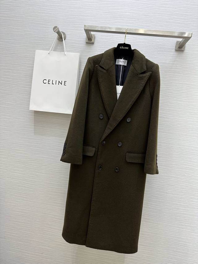 Celin*E 23秋冬新款 高级长款大衣外套 秋冬必备款 超推荐 加厚羊毛面料很厚实 经典双排扣时髦搭配 H型剪裁过膝长度版型 上身很显瘦 整件手工挑边做发