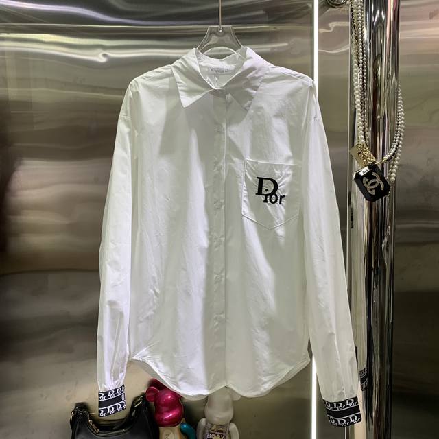 Dior24早春新款 开模定制纽扣 立体剪裁版型超正 采用多工艺织带老花拼接 百搭时髦神器 白色sml