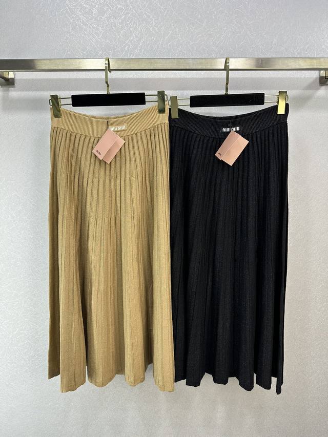 Miumi*早春新款针织百褶裙 超级优雅的长款设计 高腰线凸显身材 百搭又时髦 2色3码sml