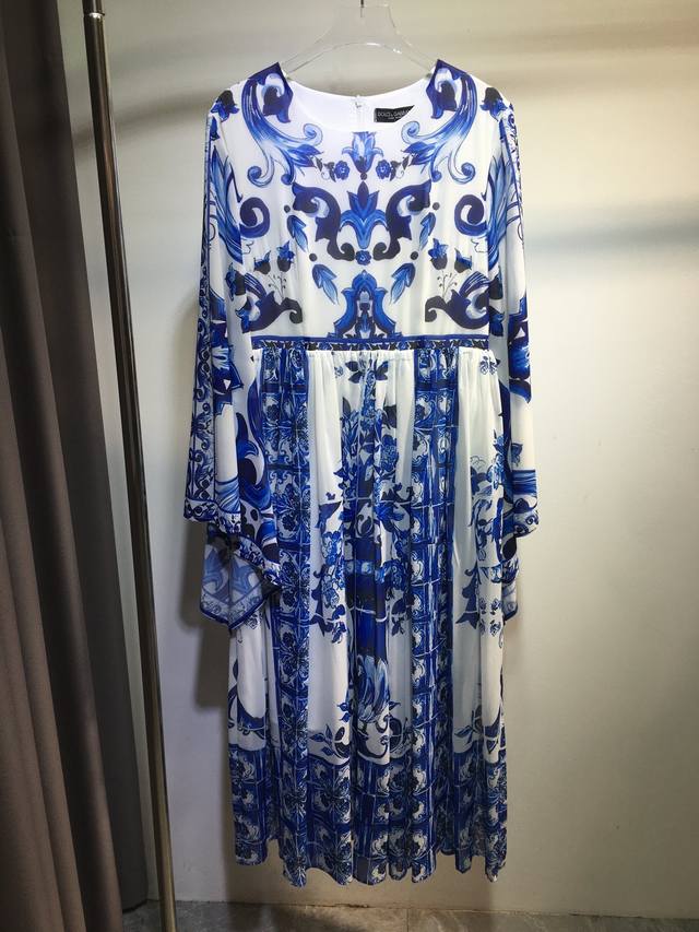 Dolce&Gabbana杜嘉班纳女士 复古青花瓷定位印花长款飘逸连衣裙 Smlxl