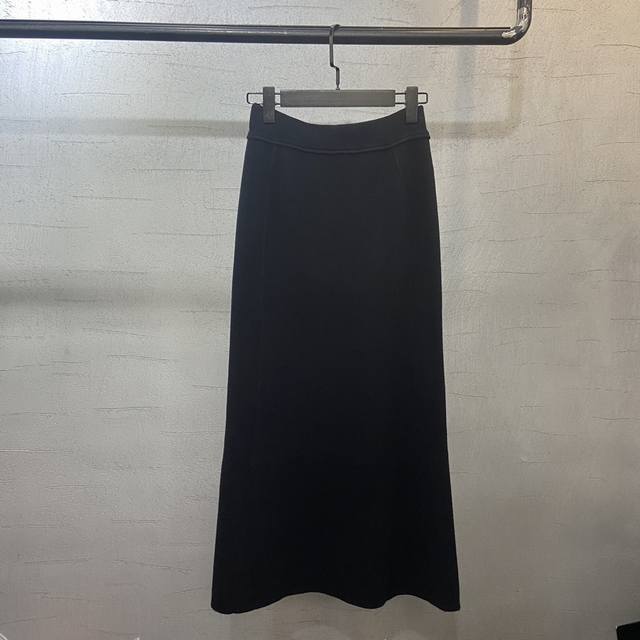 新款羊毛半裙 Sml三码 火爆发售中 黑色