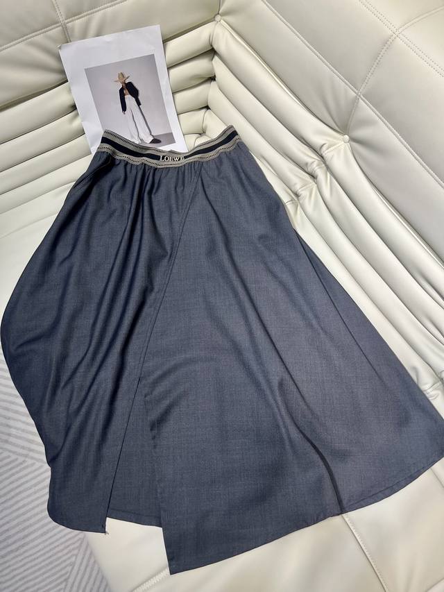 罗意威织带不规则半裙 很显腿长 面料柔软细腻 织带logo气质时髦款 高品质 尺码sml