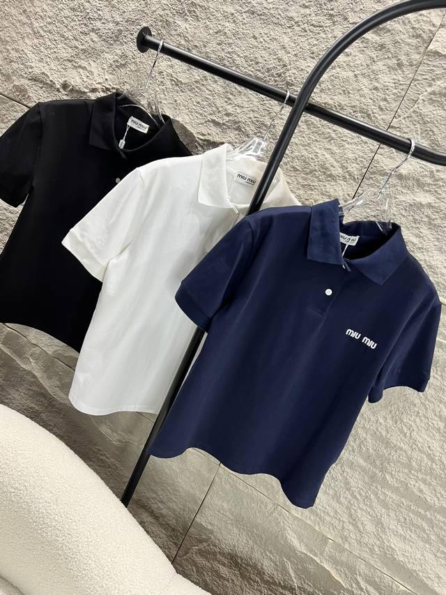 新款 Miumi* 定位刺绣logo字母polo衫 减龄时髦 一件上衣解锁所有穿搭 Yb定制配色高级时髦 休闲短款 强烈推荐 三色 三码