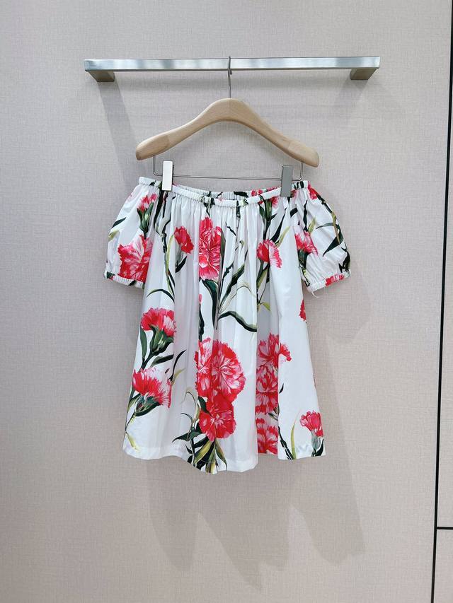 Dolce & Gabban*A 新款 女装 Happy Garden 系列 美到心花怒放 这款采用棉府绸的面料 舒适感透气性非常好 康乃馨的印花 给人性感的女