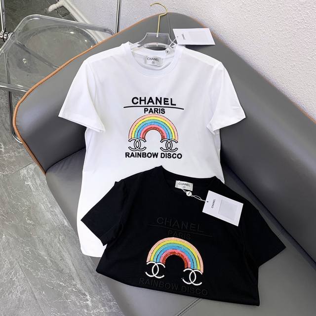 Chanel2024春夏新款logo刺绣字母彩虹亮片刺绣t恤！黑色 白色sml