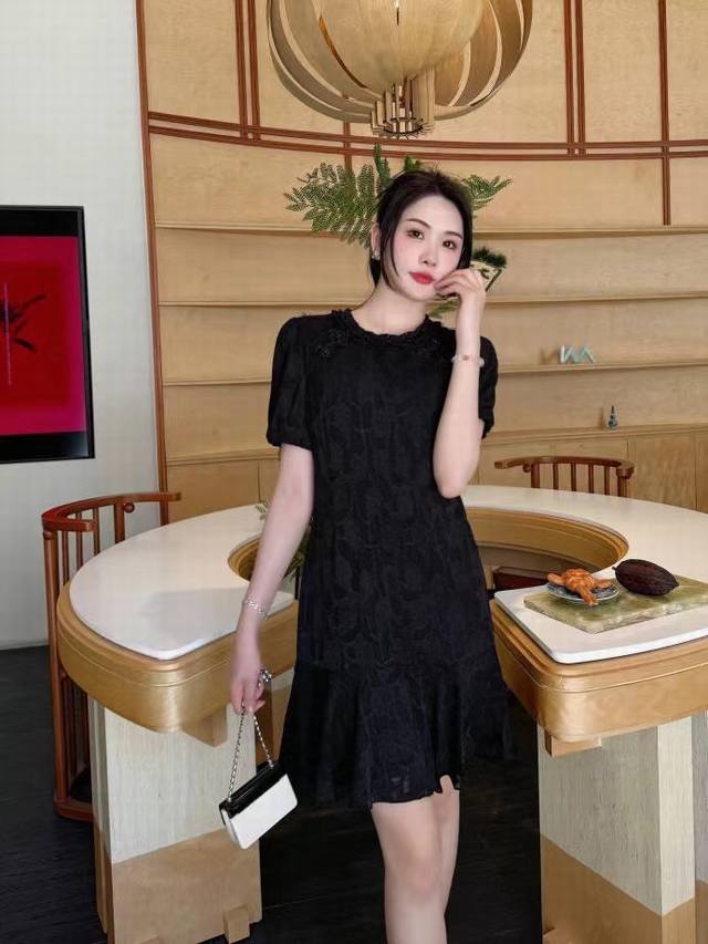 新中式国风提花修身泡泡袖连衣裙 非常有设计性感知性，黑色 杏色 2色5码 Smlxlxxl