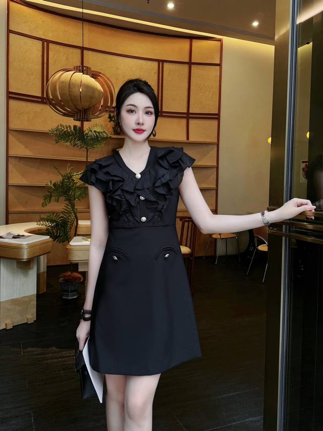 V领天丝无袖连衣裙 非常有设计性感知性，黑色 杏色 2色5码 Smlxlxxl