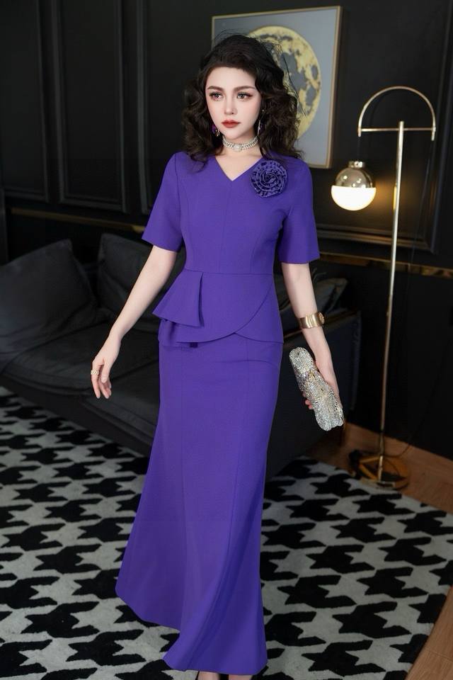 新款连衣裙反单出 品牌：原创设计师款 尺码：S- L 颜色：紫色，红色