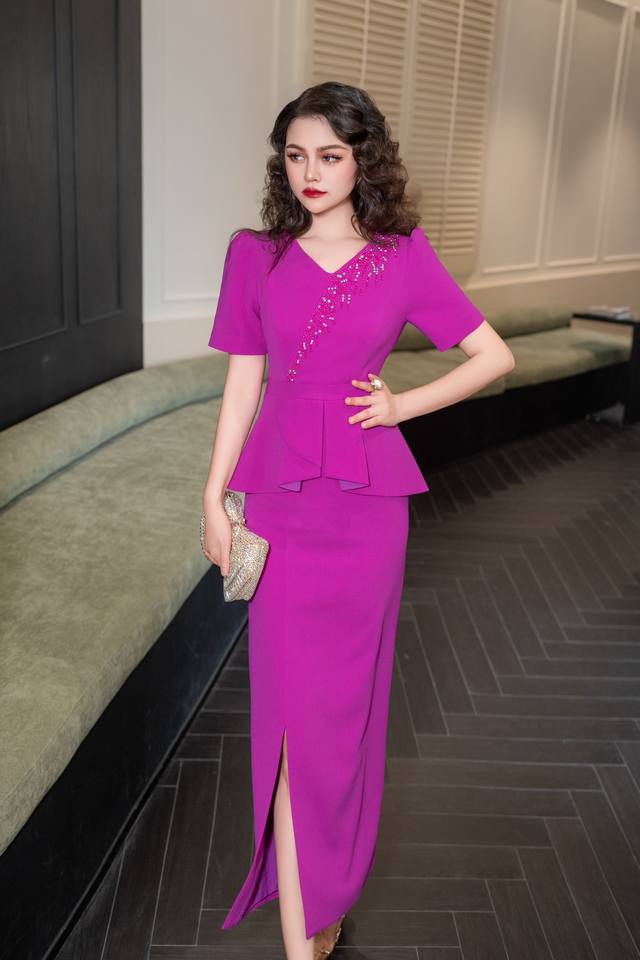 新款钉珠连衣裙 品牌：原创设计师款 尺码：S- L 颜色：红色，紫色