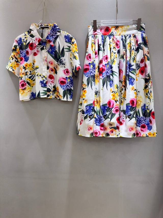 套装dolce & Gabbana 女士 新品花朵花卉印花衬衫休闲短款翻领衬衫＋百褶甜美半身裙 套装两件套。Smlxl