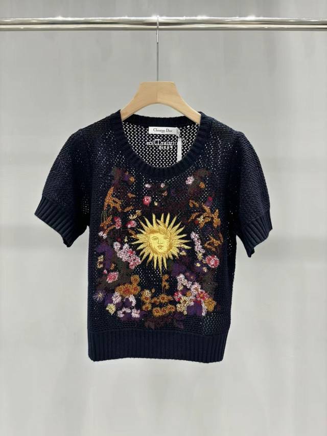 上新 Dior 24夏季新款 刺绣太阳花图案针织短袖 码数：36、38、40