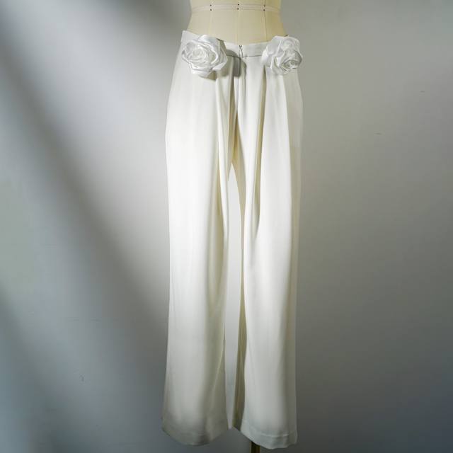 新款 24Ss春夏seen.User花朵低腰西裤低腰卡跨版型，白色一套好穿。Sml ：白色