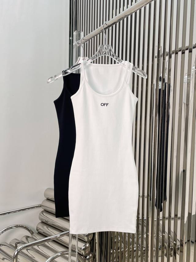 新款！最新off 24New Logo刺绣双肩带针织连衣裙。颜色：黑、白。尺码:Sml。