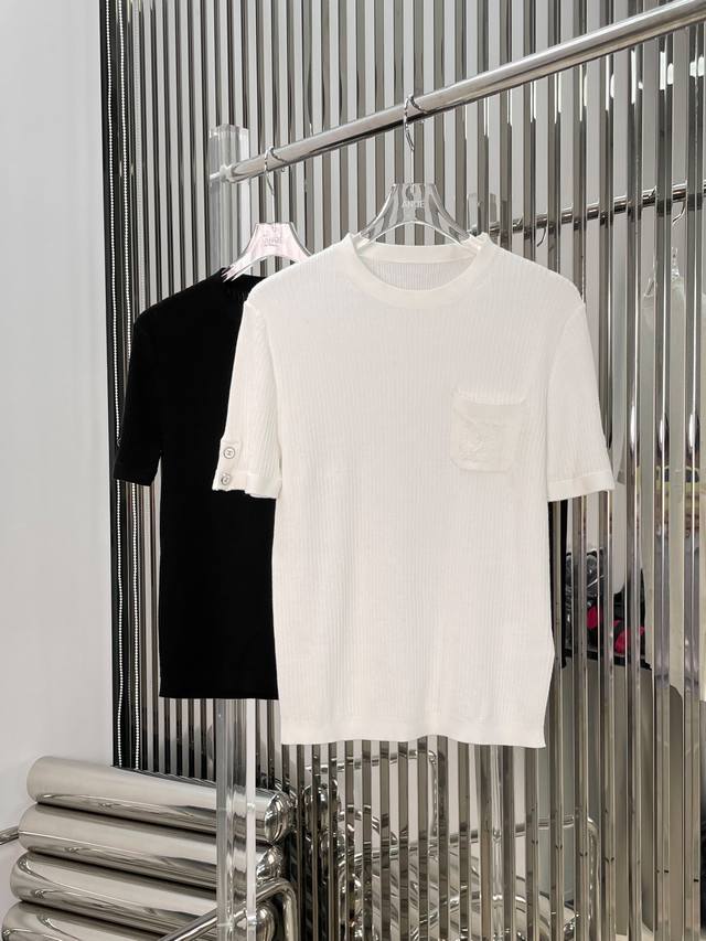 新款！最新ch 24New 针织短袖上衣。颜色：白、黑。尺码:Sml。