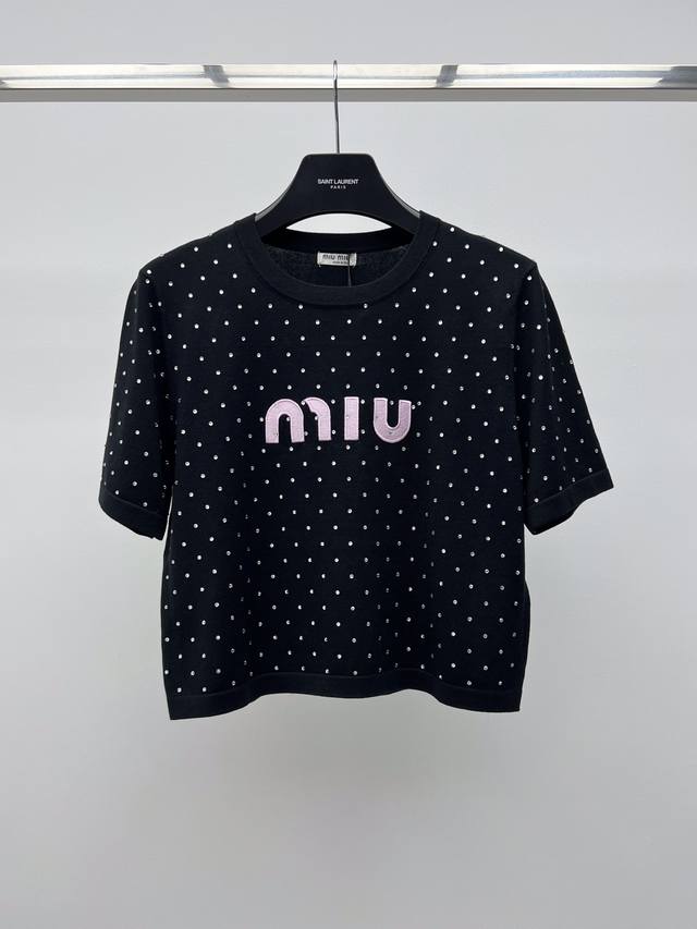 Miumi*满天星烫钻针织衫 方正圆领短袖版型 满天星烫钻工艺 装饰刺绣logo细节 软糯少女减龄 Sml