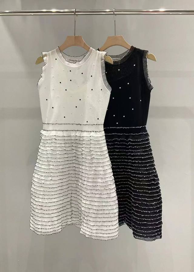 Dior 春夏季新款 刺绣圆点针织礼服连衣裙 码数：36.38.40