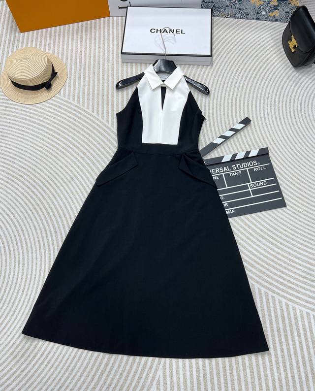 Dior2024Ss 夏季新款无袖黑白拼色背心连衣裙，经典款甜美小黑裙，一件搞定重要场合穿搭的小黑裙，A字版型，对胯宽姐妹超级友好！单穿内搭都不错！面料质感超棒