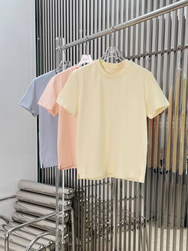 新款！最新pr 24New 背部三角标基础t恤。颜色：黄、粉、蓝。尺码：Sml。