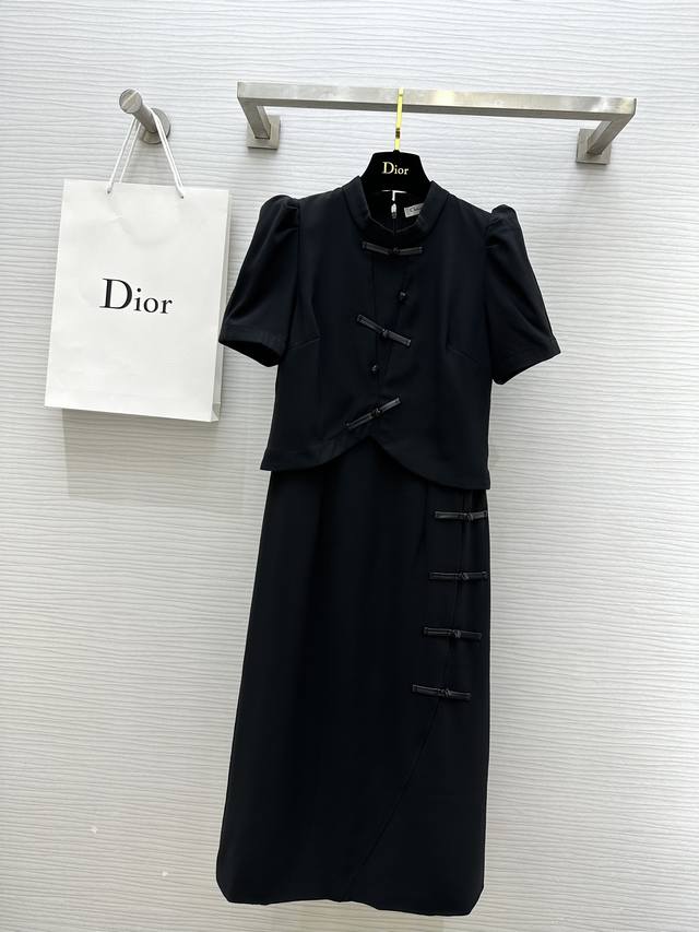 Dio2Ss假两件设计新中式连衣裙 优雅大方 立体剪裁版型上身超级显瘦 假两件设计感拉满 高品质定制 现货首发size：S M L S码肩宽：31，胸围：86，