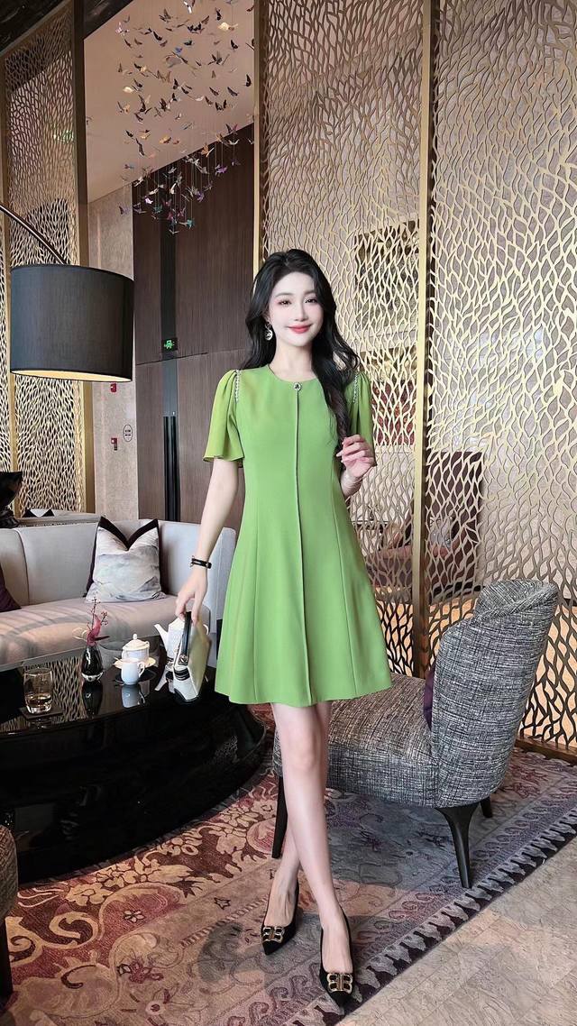 纱袖手工订珠连衣裙，收腰显瘦，高端品质，简单大气，版型超好黑色，绿色smlxlxxl