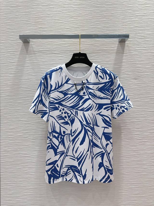 最新款上线 Louis Vuitt*On 2024夏季最新品棕榈叶印花t恤 上身就是满满的时髦高级精梳全棉 工艺精湛 传递摩登意趣元素 Yb 定织的面料 密度很
