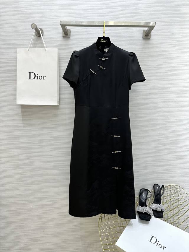 Dio2Ss新款 新国风设计感套连衣裙 优雅大气 立体剪裁版型高级显瘦 高品质定制 现货首发size：S M L S码肩宽：33，胸围：82，腰围：70，衣长：
