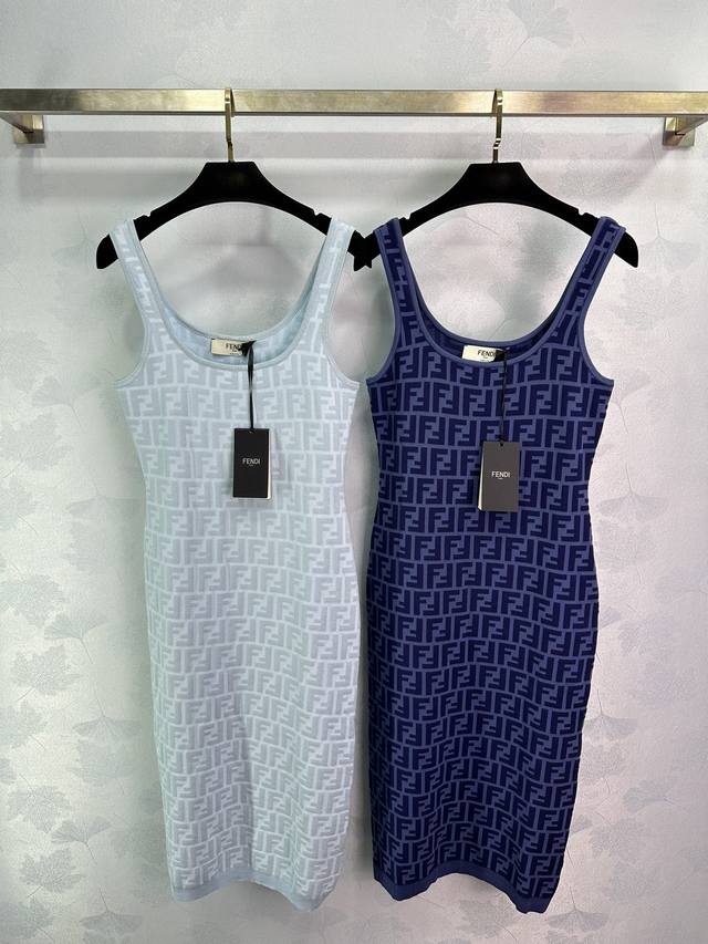 Fend*24春夏新款针织圆领针织裙 经典双flogo提花设计 修身显瘦版型 上身高级有气质 精致时髦百搭 2色3码sml。