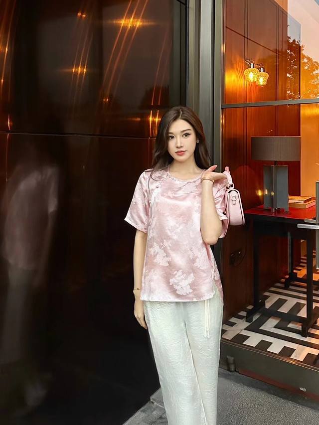 新中式国风复古真丝上衣,重磅提花面料，圆领盘扣设计,白色，粉色s －Xl