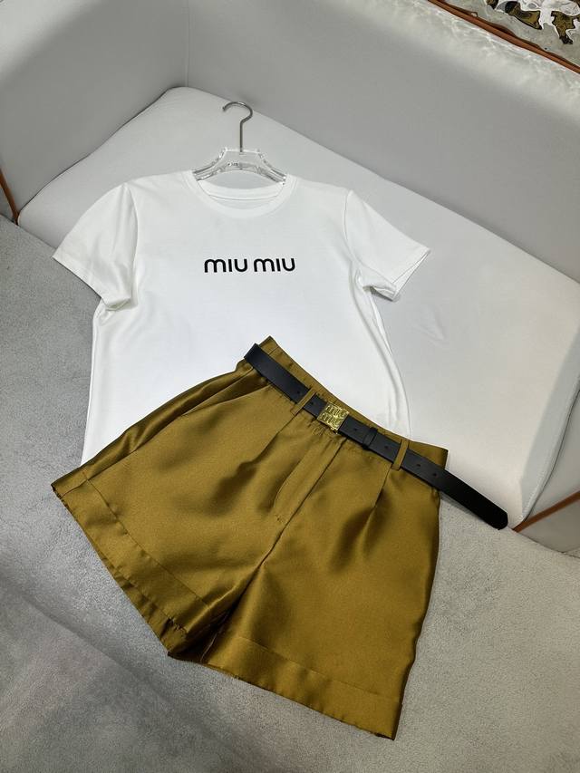 Miu Miu*2024夏季新款 圆领字母上衣搭配短裤 配腰带 简单休闲 两色smlxl