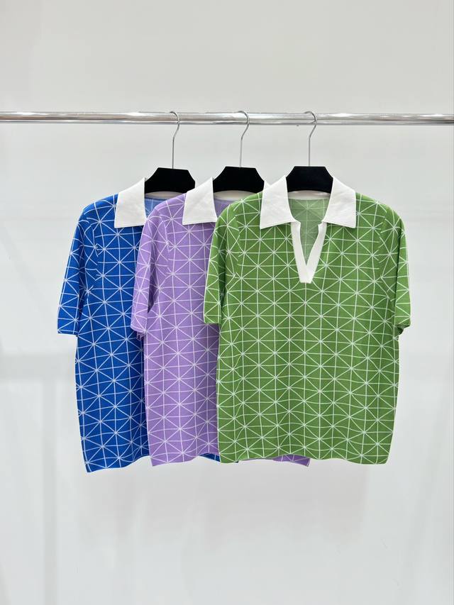 三宅一生家 春夏新款 经典格子花纹针织短袖 颜色：紫色 绿色 绿色 尺码：36.38.40