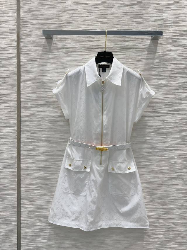 Louis Vuitt*On 2024Ss橱窗最新系列连衣裙 结合工装与衬衣与连衣裙的碰撞设计 定制进口密度提花面料 特殊材质有肌理感 每个小细节都非常注重 恰