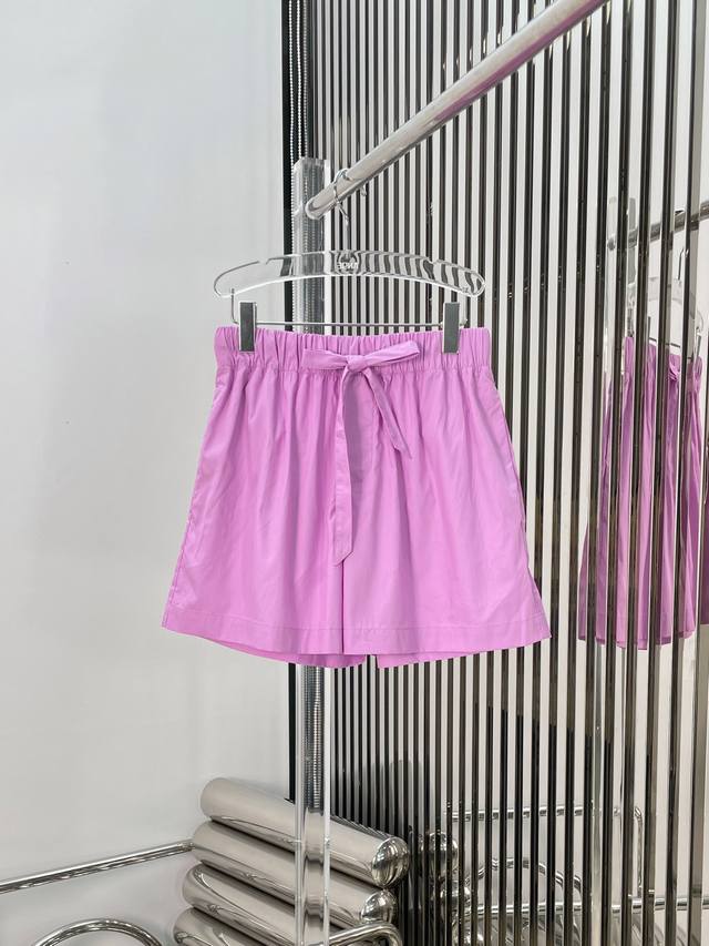 新款！最新toga 24New 路肩t恤+粉色短裤。尺码:Sml。