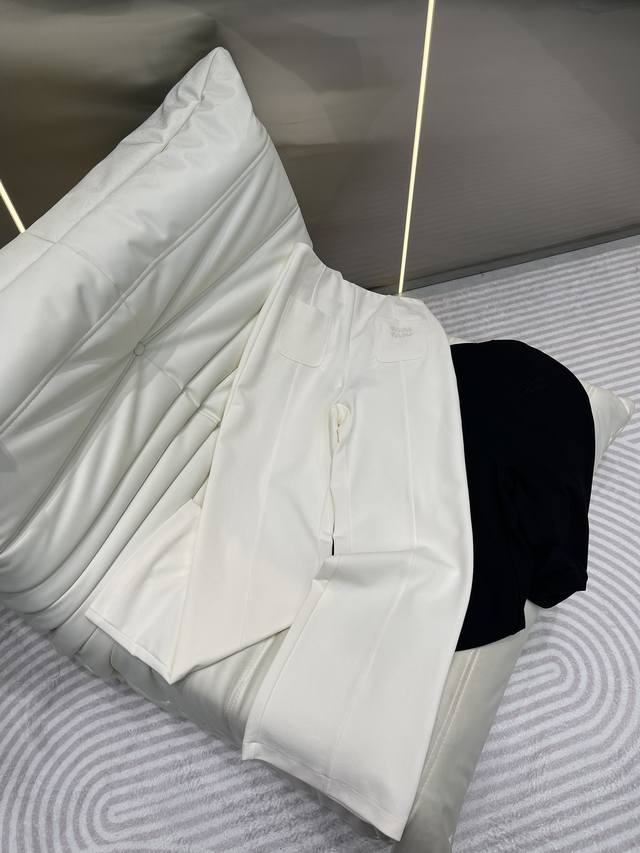 Miumi 24薄款西装裤夏季新款垂感运动阔腿裤子 刺绣口袋裤 两色 Sml