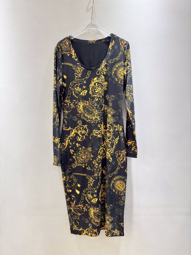 Versace范思哲 2024早秋新款女士 黑金色巴洛克印花小众设计修身显瘦长袖包臀连衣裙。Smlxl
