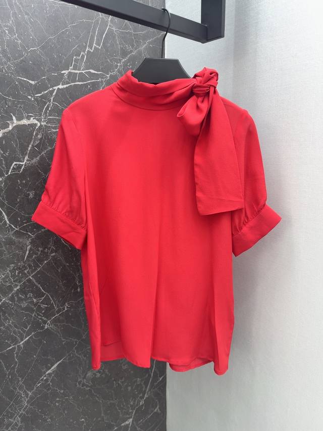 Vltn 24Ss 春夏新品飘带领结设计真丝短袖衬衫 100%真丝质感超赞 手感柔软超舒服 复古法式温柔风上身妥妥抬了气质感 微透小性感经典版型不挑人 白富美必