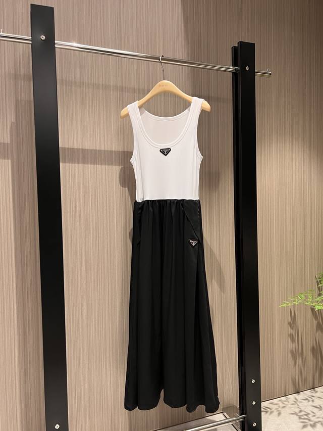 新款三角标拼接背心连衣裙修身显瘦 气质减龄时尚通勤 黑白 Sml
