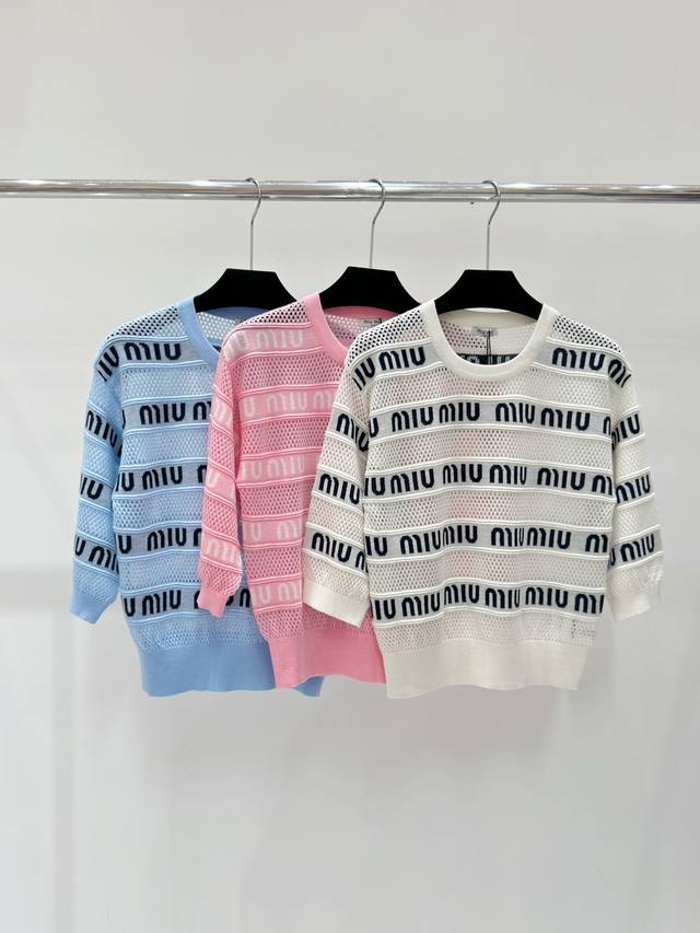 Miu家 春夏新款 条纹字母镂空提花针织圆领短袖 颜色：蓝色 粉色 白色 尺码：36.38.40